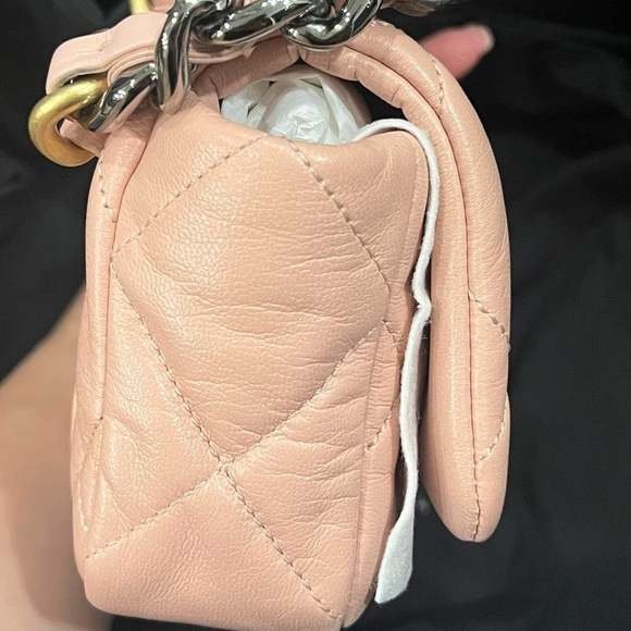 SOLD 🔴 C H A N E L 🖤 C19 belt bag with ombré chain CC waist bag ghw lambskin shw - Picture 3 of 11